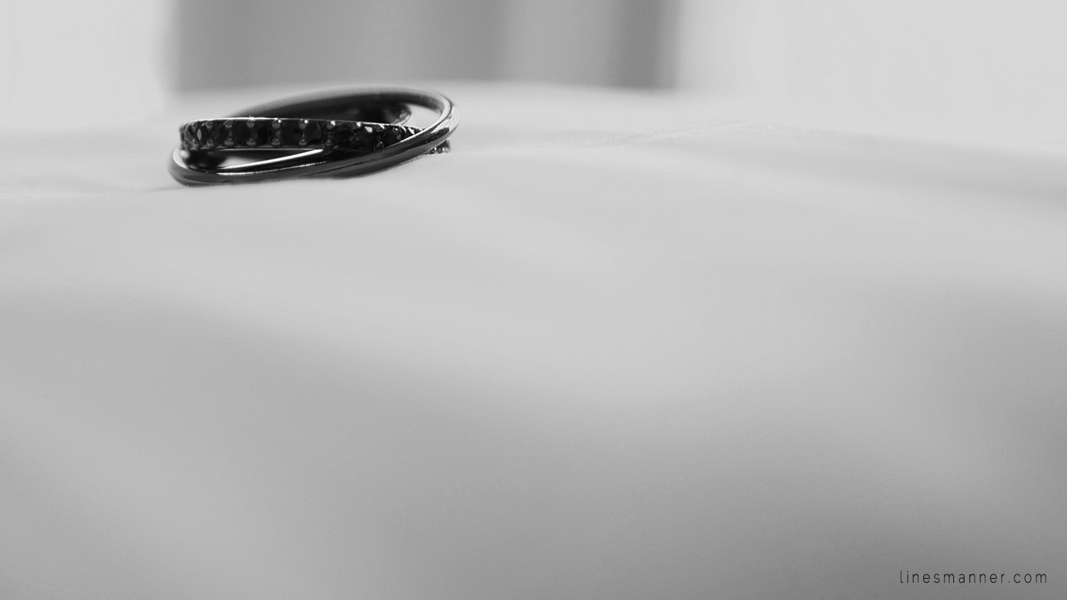 Lines-Manner-Remind-2015-Minimal-Essential-Outfit-Inspiration-Blog-Timeless-Year-Seasons-Details-Travel-Fashion-Versatile-Clean-Sleek-Quality-68