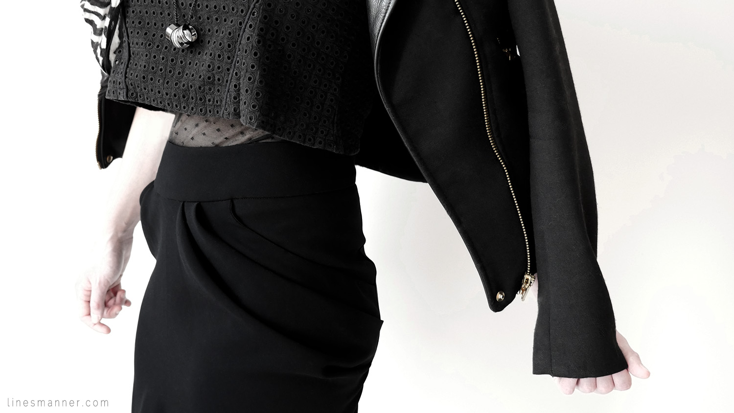 Lines-Manner-Remind-2015-Minimal-Essential-Outfit-Inspiration-Blog-Timeless-Year-Seasons-Details-Travel-Fashion-Versatile-Clean-Sleek-Quality-69