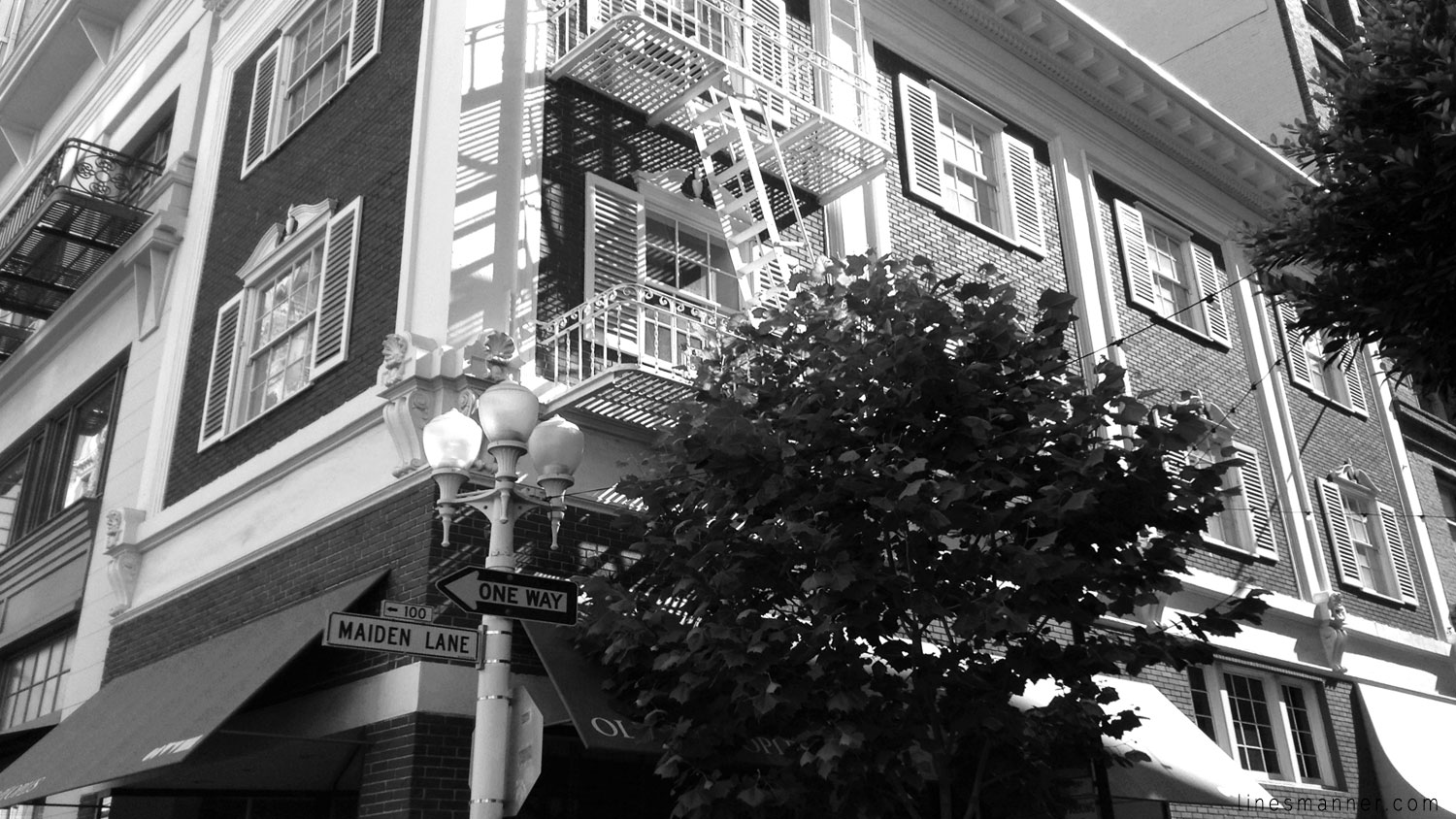 Lines-Manner-Remind-2015-Minimal-Essential-Outfit-Inspiration-Blog-Timeless-Year-Seasons-Details-Travel-Fashion-Versatile-Clean-Sleek-Quality-28