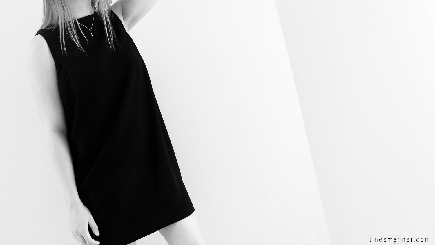 Lines-Manner-Remind-2015-Minimal-Essential-Outfit-Inspiration-Blog-Timeless-Year-Seasons-Details-Travel-Fashion-Versatile-Clean-Sleek-Quality-60