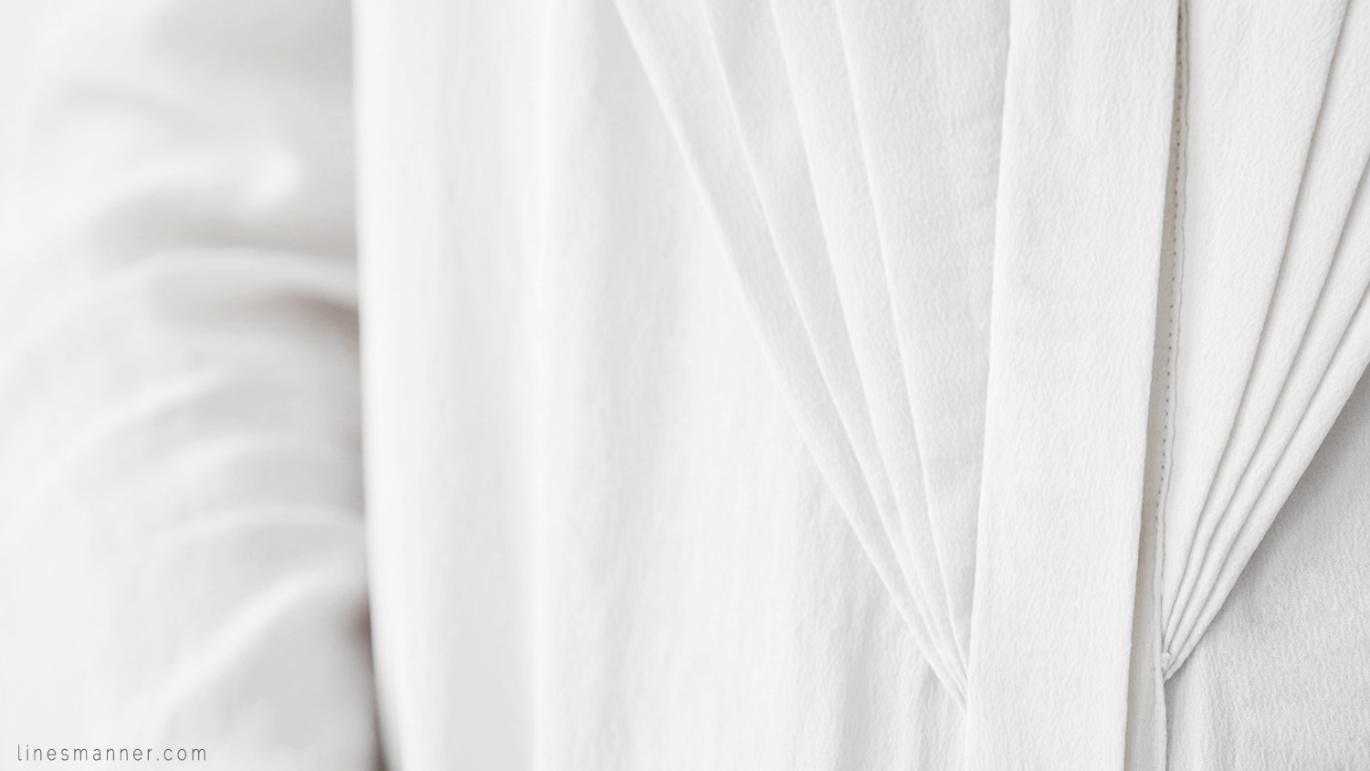 Lines-Manner-Remind-2015-Minimal-Essential-Outfit-Inspiration-Blog-Timeless-Year-Seasons-Details-Travel-Fashion-Versatile-Clean-Sleek-Quality-7