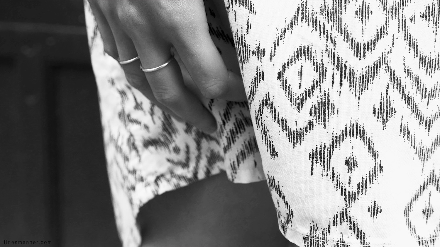 Lines-Manner-Remind-2015-Minimal-Essential-Outfit-Inspiration-Blog-Timeless-Year-Seasons-Details-Travel-Fashion-Versatile-Clean-Sleek-Quality-36