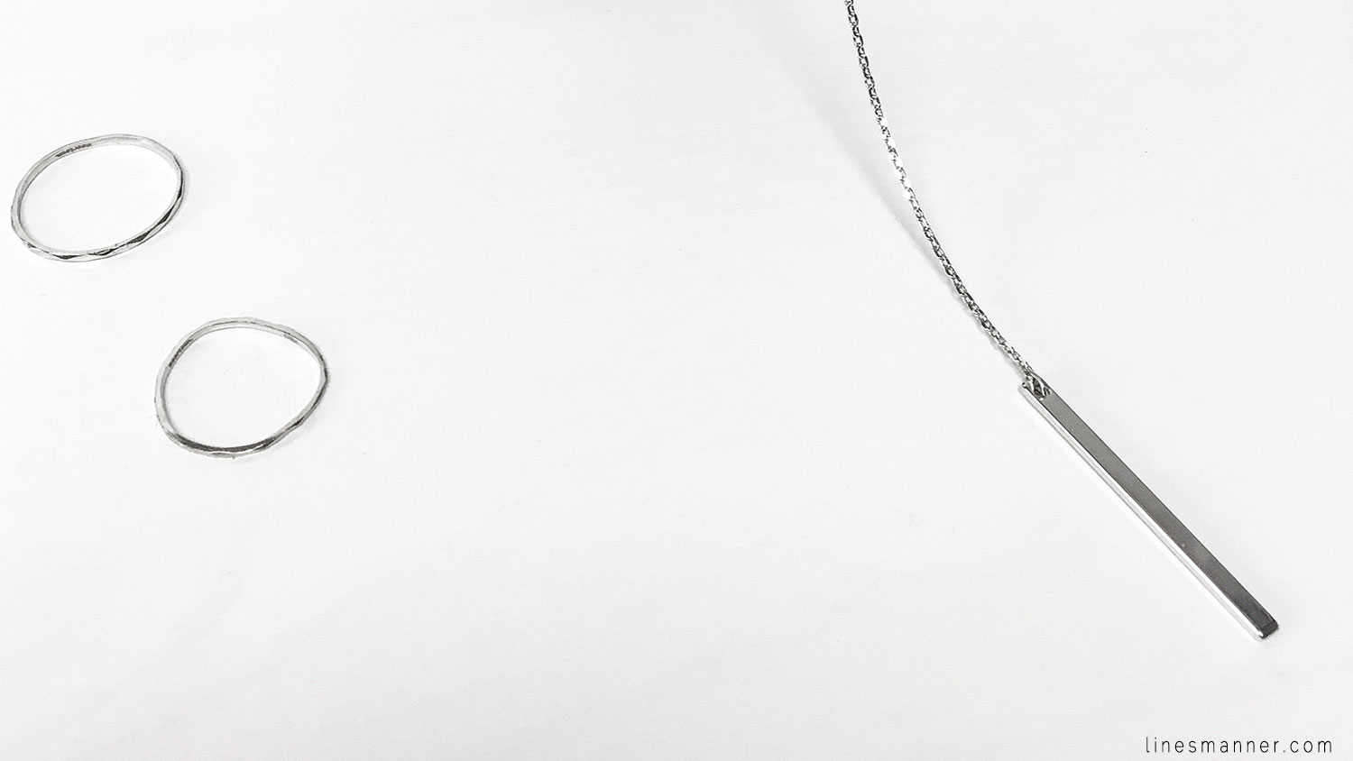 Lines-Manner-Essentials-Details-Edgy-Contemporary-Silver-Hardware-Minimal-Aesthetic-Timeless-Quality-Jewellery-Madeleine_Issing-Shopmoortown-Klarf-Jewel_Rue-1