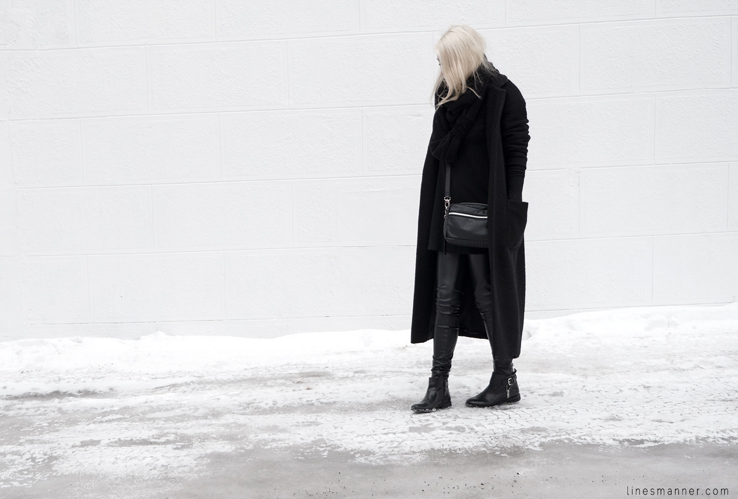 Lines-Manner-All_black_everything-monochrome-essentials-oversize-fit-textures-minimal-details-basics-staples-kayering-bundled-enveloped-silver-leather-9