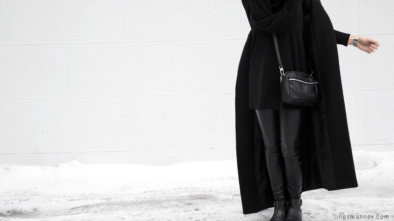 Lines-Manner-All_black_everything-monochrome-essentials-oversize-fit-textures-minimal-details-basics-staples-kayering-bundled-enveloped-silver-leather-18