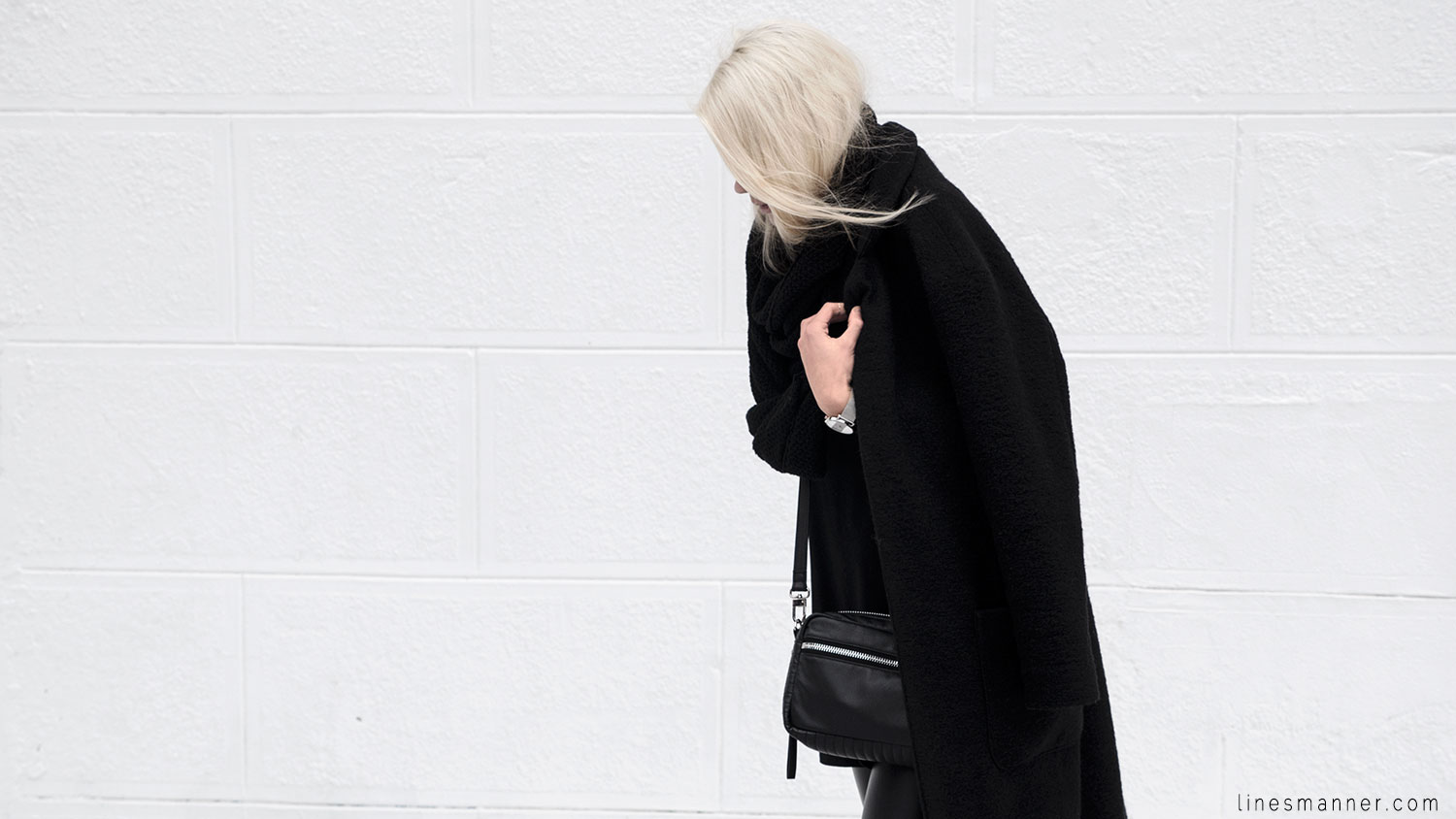 Lines-Manner-All_black_everything-monochrome-essentials-oversize-fit-textures-minimal-details-basics-staples-kayering-bundled-enveloped-silver-leather-6