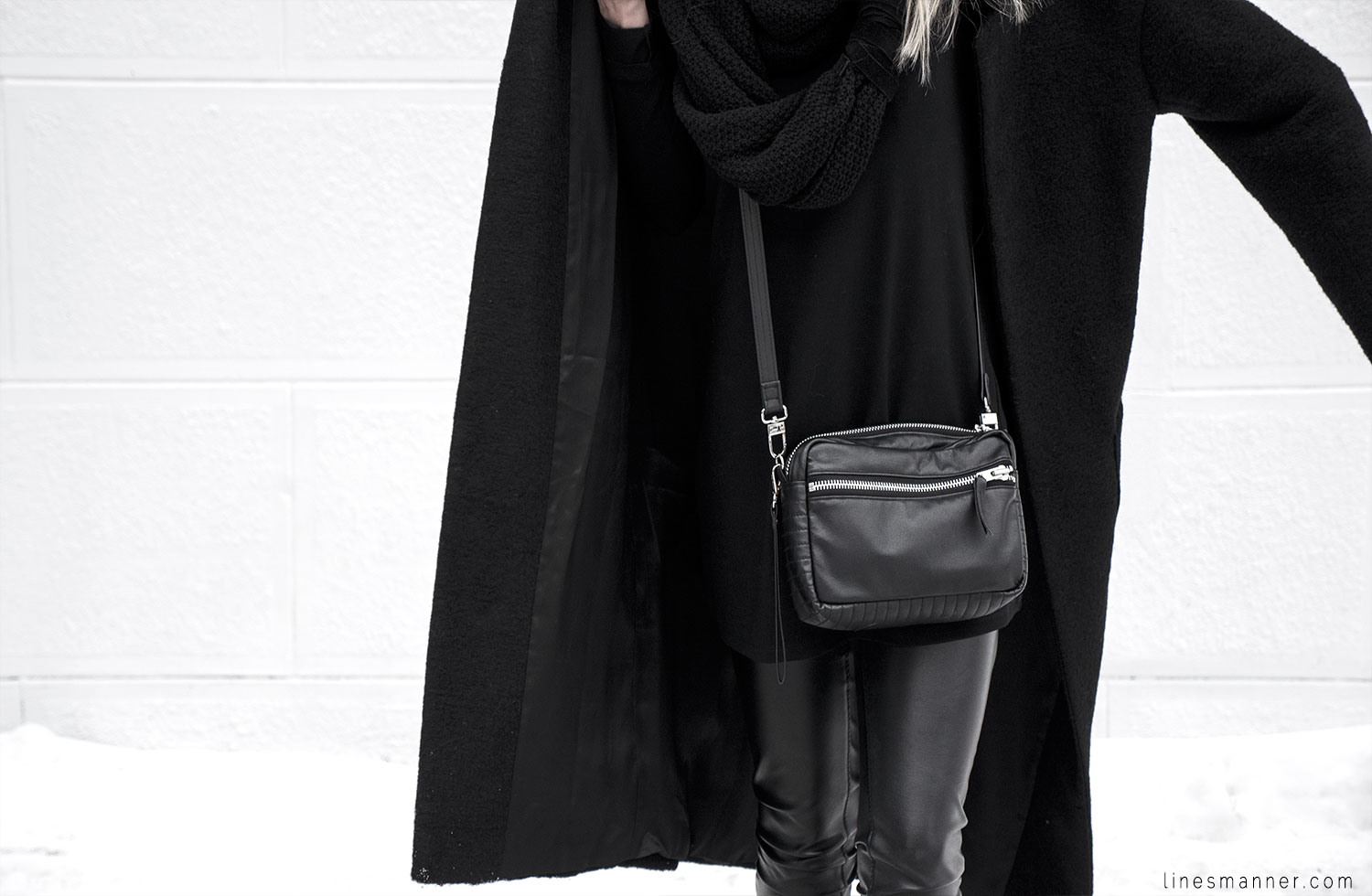 Lines-Manner-All_black_everything-monochrome-essentials-oversize-fit-textures-minimal-details-basics-staples-kayering-bundled-enveloped-silver-leather-15