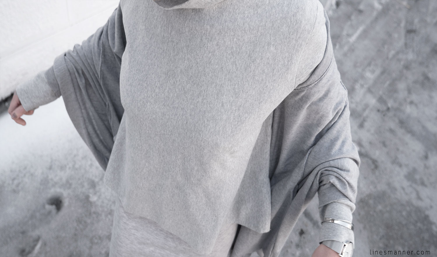 Lines-Manner-Outfit-Grey_on_grey-All_grey-Simplicty-Relaxed-Casual-Textures-Essential-Details-Staples-Minimal-Knit-Cardigan-Coisa-Layering-9