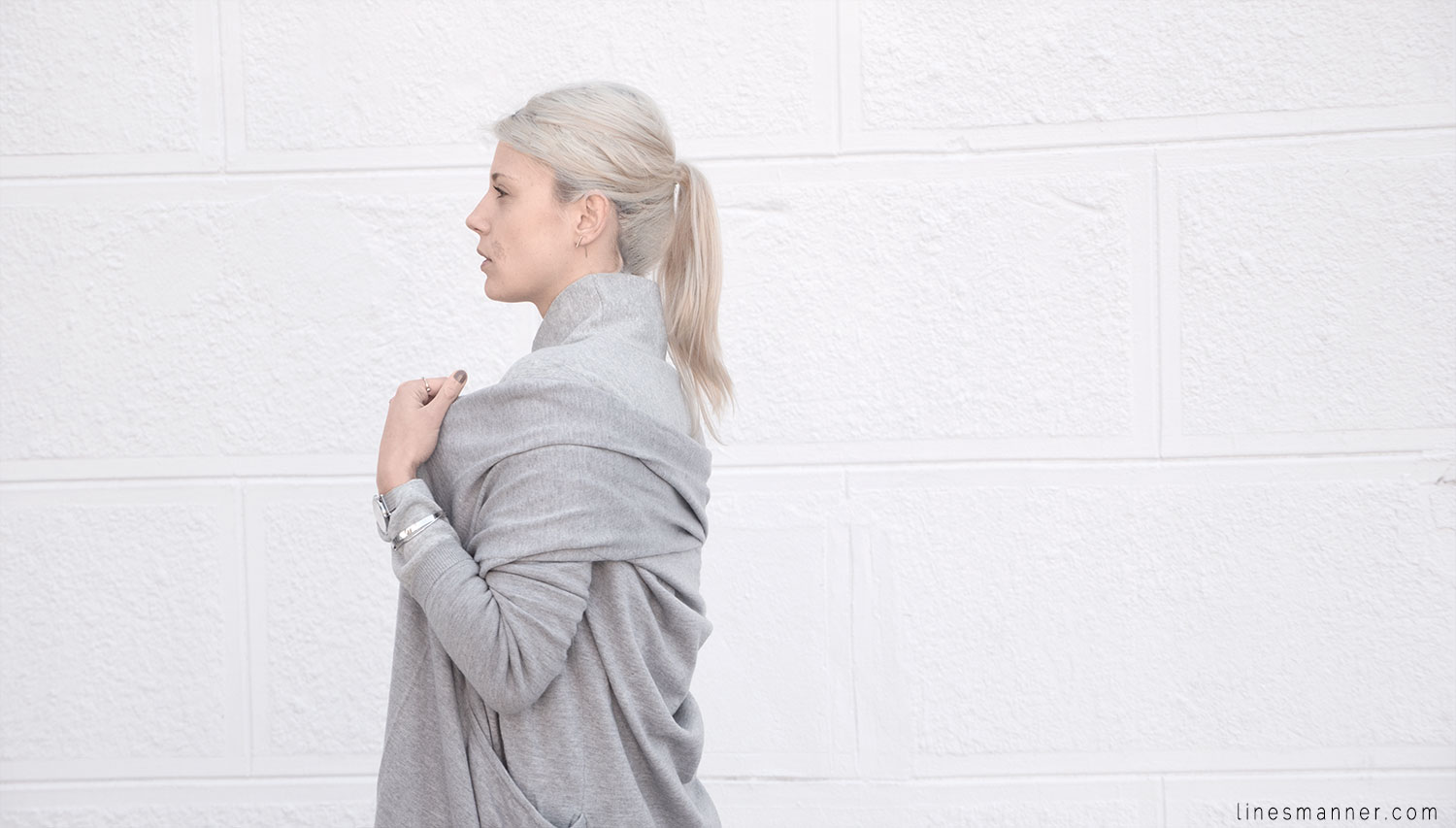 Lines-Manner-Outfit-Grey_on_grey-All_grey-Simplicty-Relaxed-Casual-Textures-Essential-Details-Staples-Minimal-Knit-Cardigan-Coisa-Layering-8