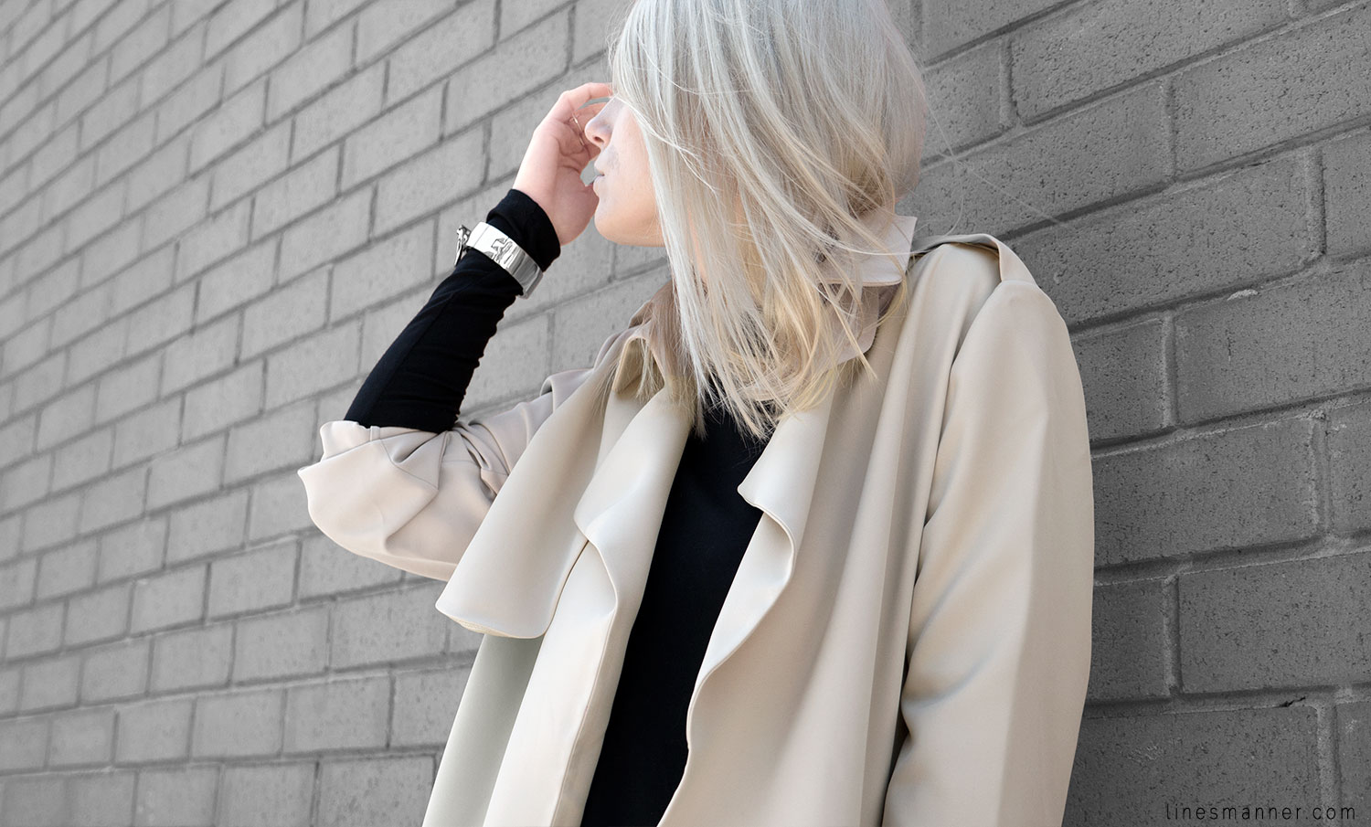 Lines-Manner-Trench-Minimal-Outfits-Fashion-Essentials-Classics-Timeless-Versatile-Details-Hues-Nonchalance-Elegance-Casual-Effortless-8