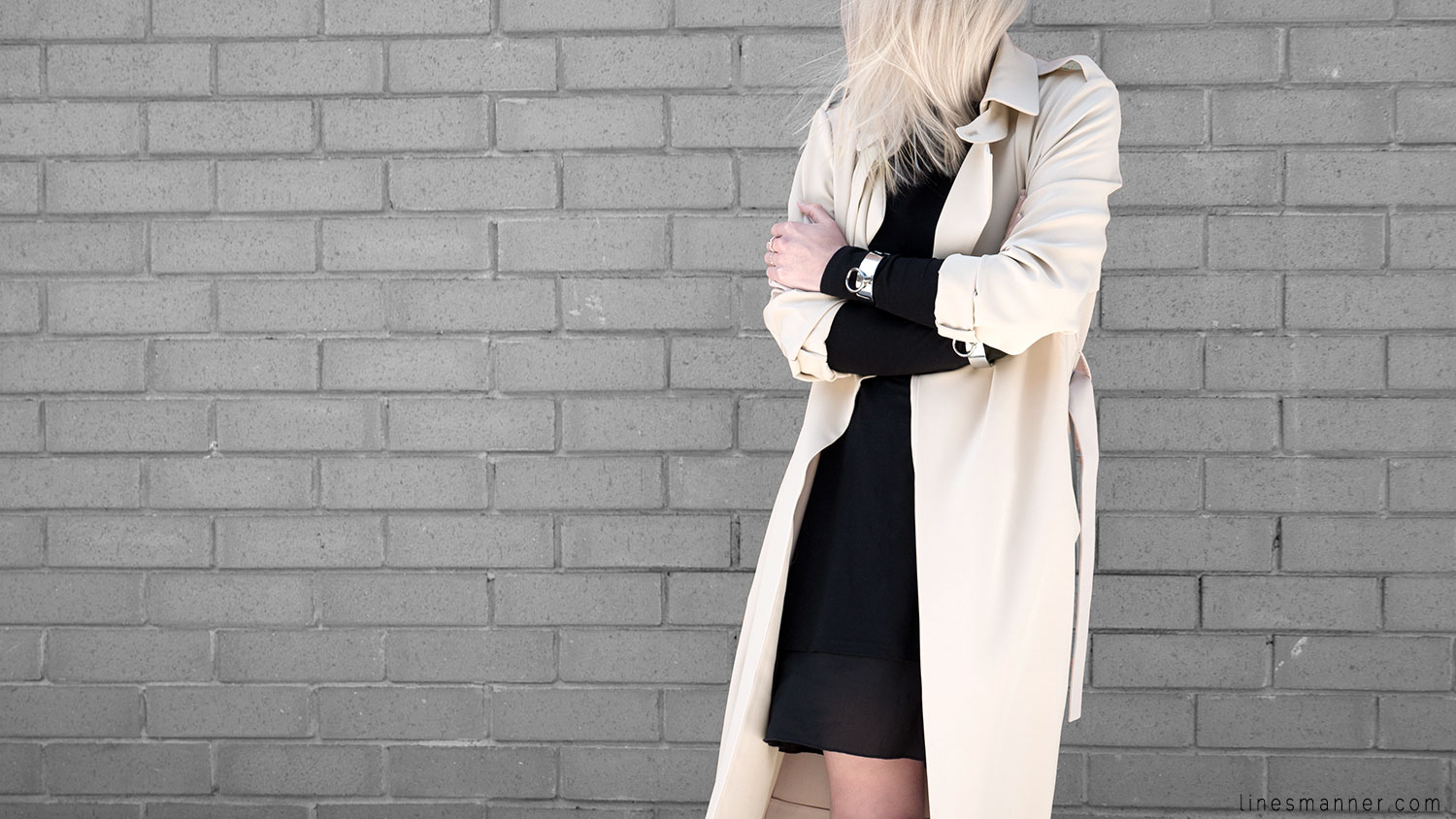 Lines-Manner-Trench-Minimal-Outfits-Fashion-Essentials-Classics-Timeless-Versatile-Details-Hues-Nonchalance-Elegance-Casual-Effortless-3