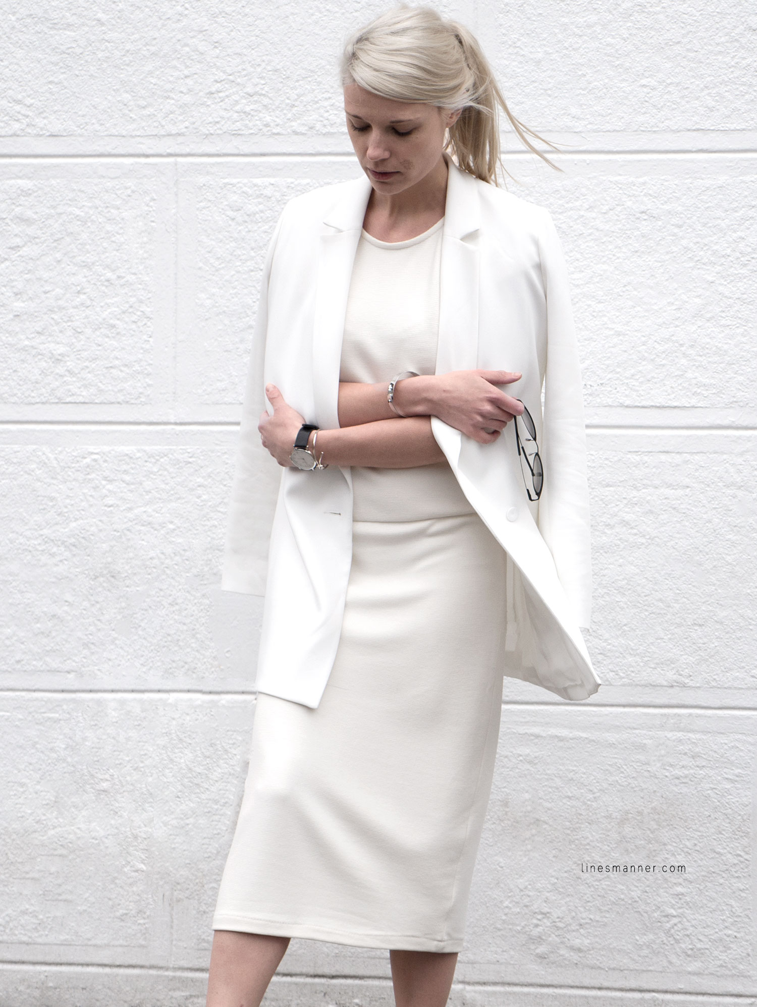 Lines-Manner-Whiteout-Fashion-Outfit-White-Bright-Simplicity-Elegance-Effortless-Anecdote-Degree_Seven-Quality-Summer-Minimal-Essential-Modern-Sleek-Details-7