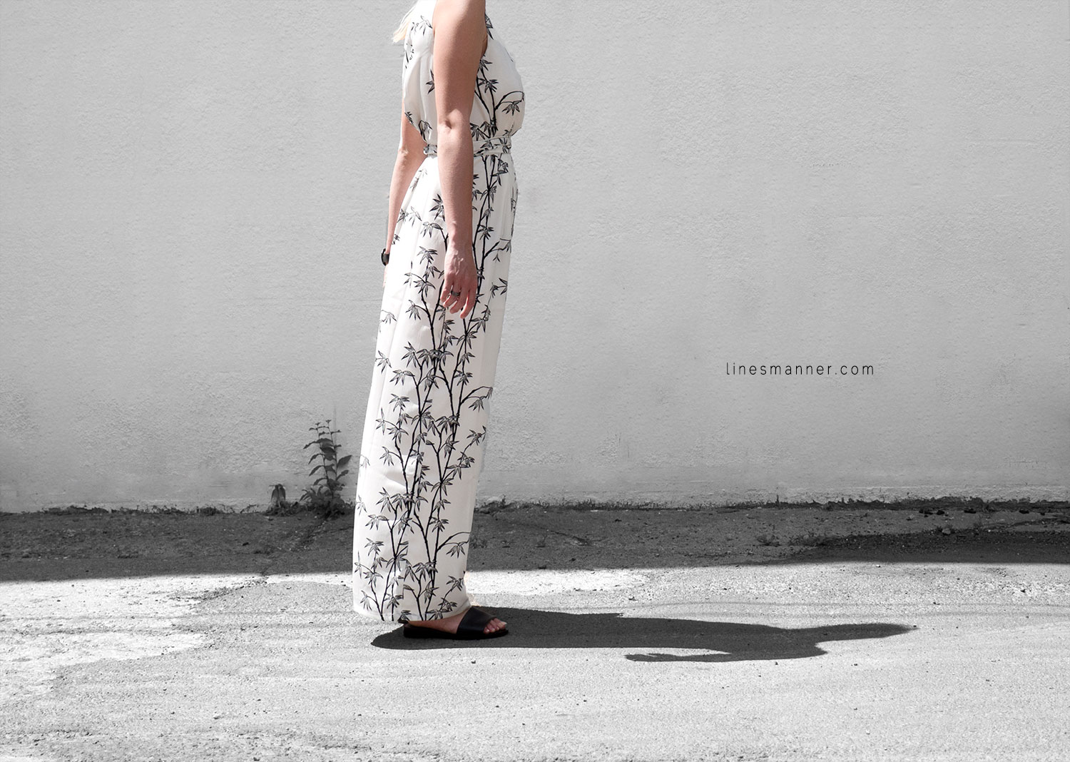 Lines-Manner-Minimal-Simplicity-Essentials-Bon_Label-Neon_Rose_Print-Bamboo-Slit_Dress-Wrap_Dress-Maxi_Dress-Fesh-Black_and_White-Casual-Elegant-Bright-Monochrome-17