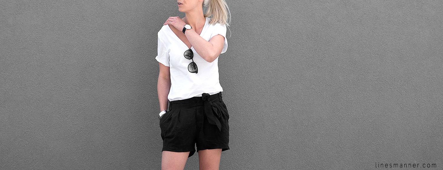 Lines-Manner-Minimal-Monochrome-Simplicity-Ethical-Organic-Fashion-Outfit-Details-Essentials-Black_and_White-Quality-Bon_Label-V_neck-Bright-4