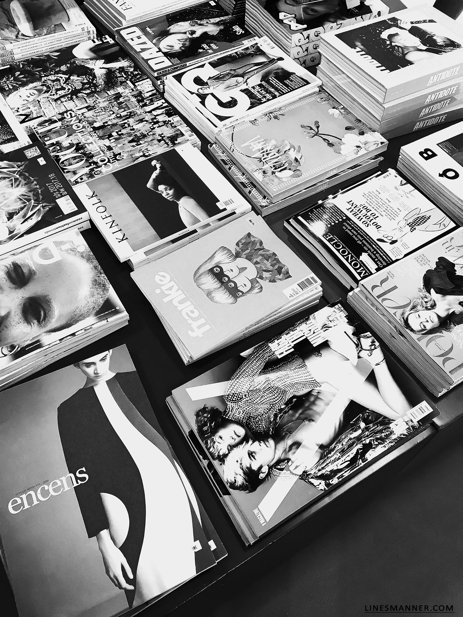 Lines-Manner-Who's_Next-Fashion-International-Show-Paris-Designers-Collection-Creators-Emerging_Designers-Independant-Eco_Fashion-Sustainable-Monochrome-Details-5