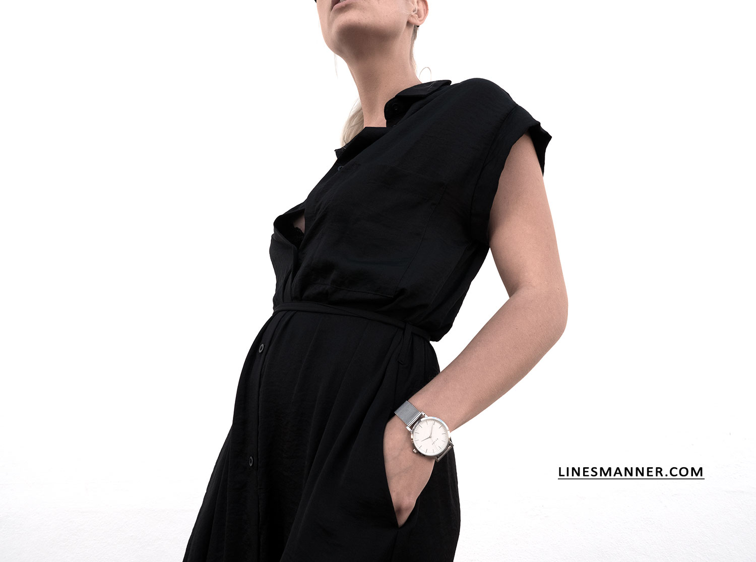 Lines-Manner-All_Black_Everything_Black-MVN-Minimal-Details-Shirt-Dress-Mules-Statement_Piece-Essentials-Throw_On_Piece-19