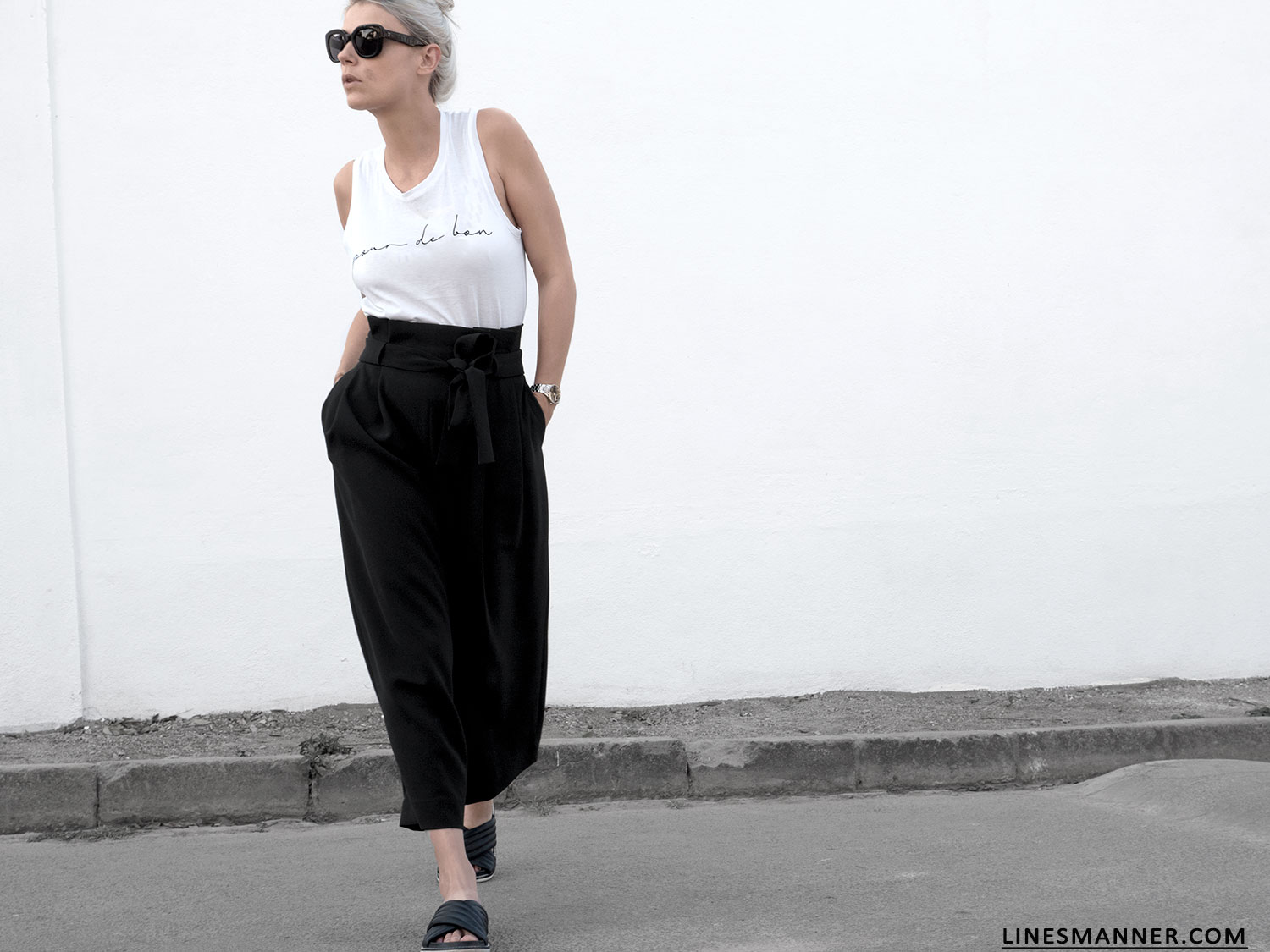 Lines-Manner-Monochrome-Black_and_White-Simplicity-Essentials-High_Waist-Design-Structured-Details-Bon_Label-4