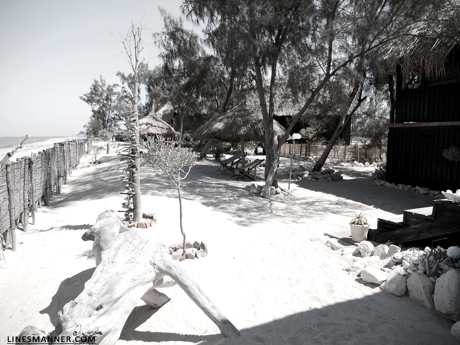 Lines-Manner-Travel-Madagascar-World_Places-Ocean-Landscape-Desert-Photography-Road_Trip-Sea-Sunset-White-3