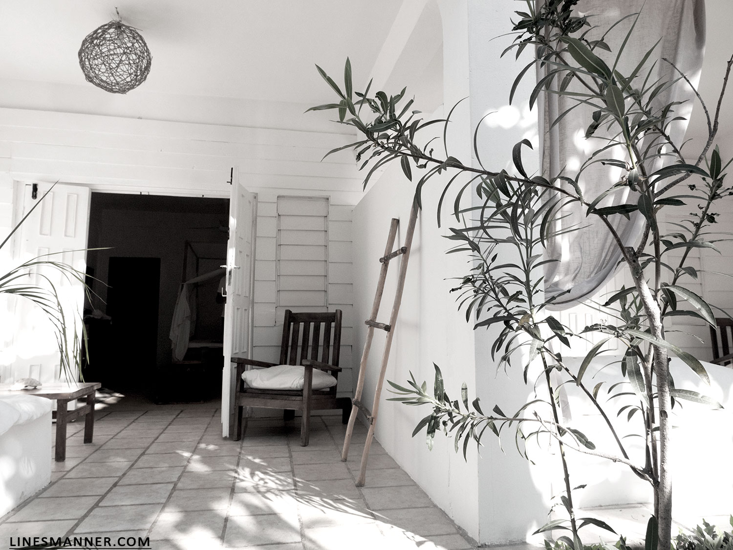 Lines-Manner-Travel-Madagascar-World_Places-Ocean-Landscape-Desert-Photography-Road_Trip-Sea-Sunset-White-12