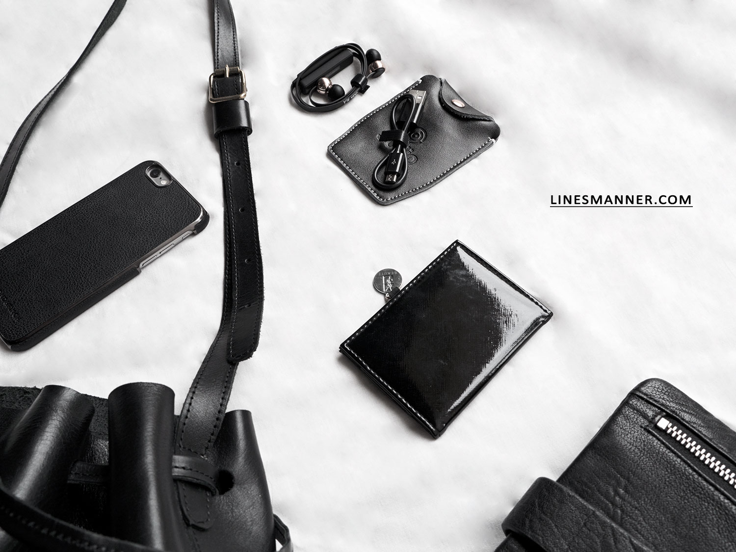 Lines-Manner-All_Back-Essentials-Bucket_bag-Utilities-Textures-Handcrafted-Leather-Sustainable-Luxury-Minimal-Details-2