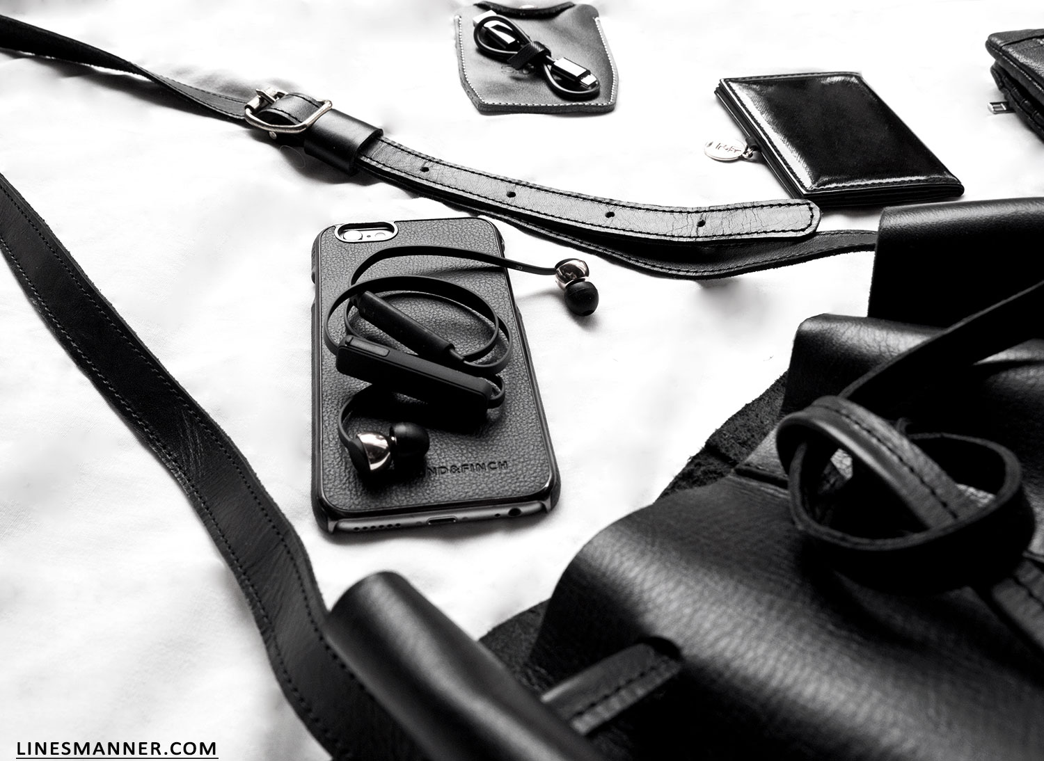 Lines-Manner-All_Back-Essentials-Bucket_bag-Utilities-Textures-Handcrafted-Leather-Sustainable-Luxury-Minimal-Details-6