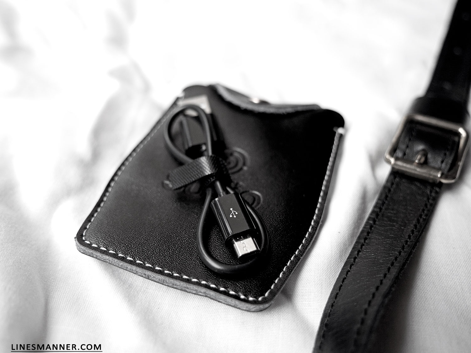 Lines-Manner-All_Back-Essentials-Bucket_bag-Utilities-Textures-Handcrafted-Leather-Sustainable-Luxury-Minimal-Details-3