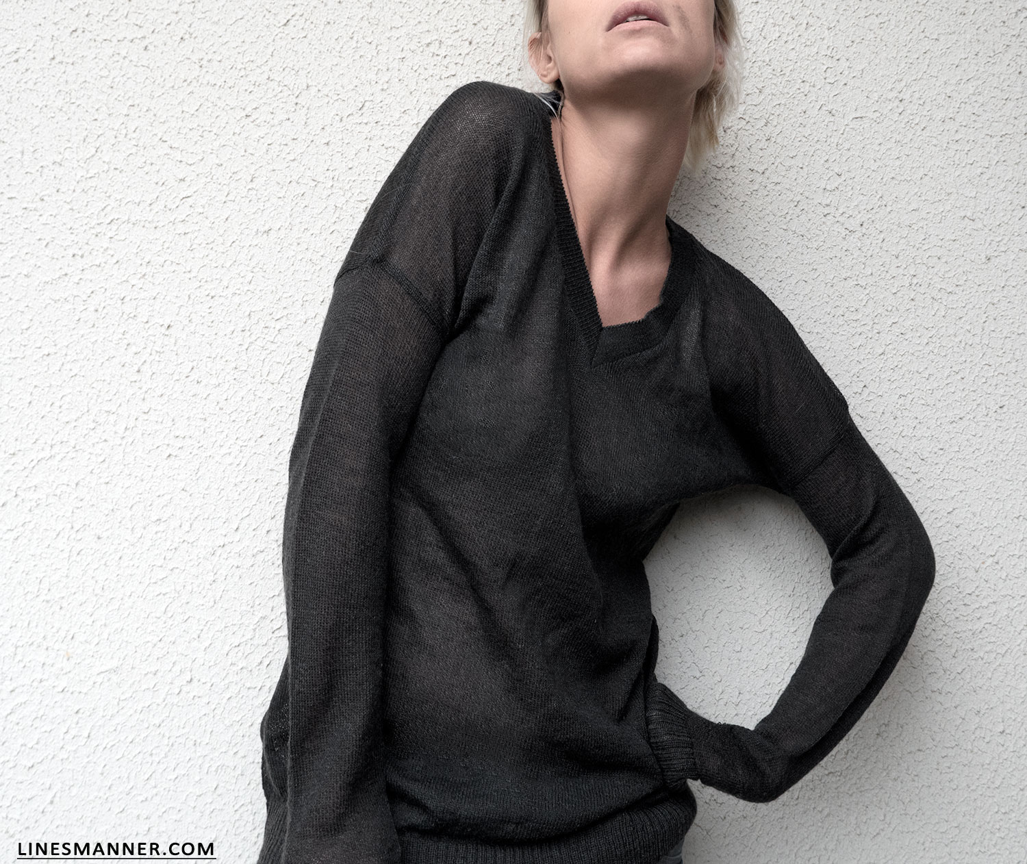 Lines-Manner-Frett-Frett_life-Essentials-Sweater-Cardigan-Black-Ivory-Sustainable-Organic-Biodegradable-Ecofriendly-Fashion-Slow_made-Delicate-Texture-Wool-Mohair-Winter-Softness-8