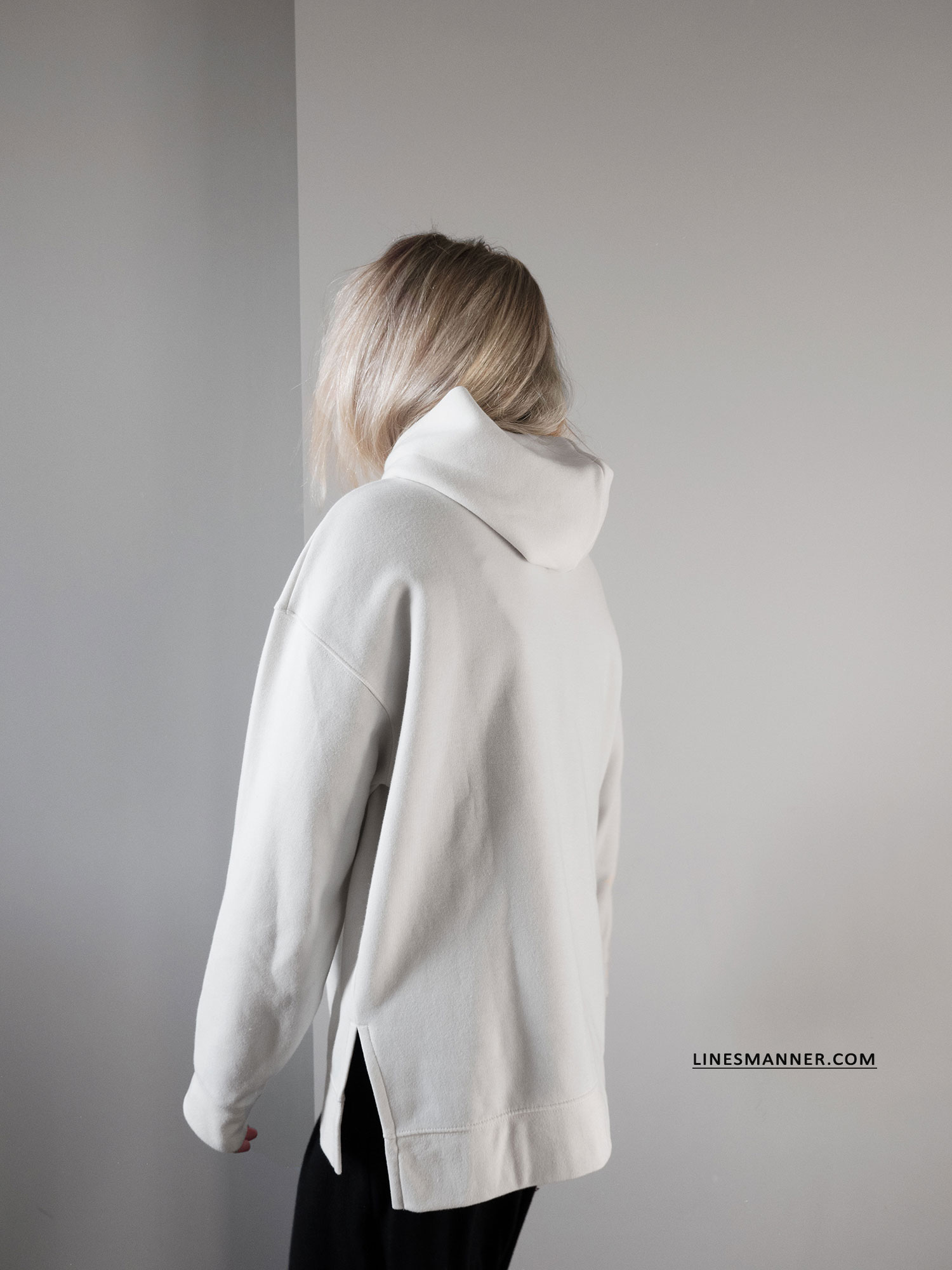 Lines_Manner-Hoodie-Minimal_Outfit-Maxi_Dress-Layering-Effortless-Sporty_Chic-Quality-Uniqlo-1