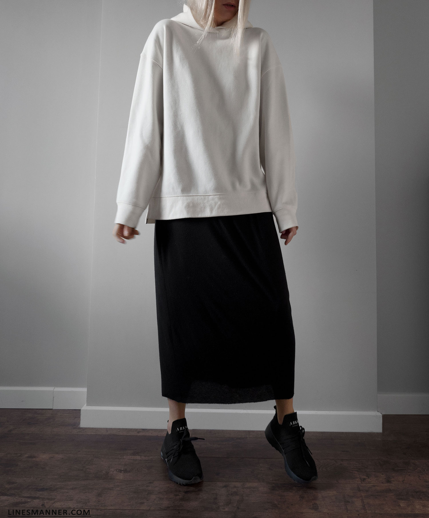 Lines_Manner-Hoodie-Minimal_Outfit-Maxi_Dress-Layering-Effortless-Sporty_Chic-Quality-Uniqlo-2